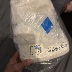 HELLO KITTY BOOTS NEW SIZE 8 Women