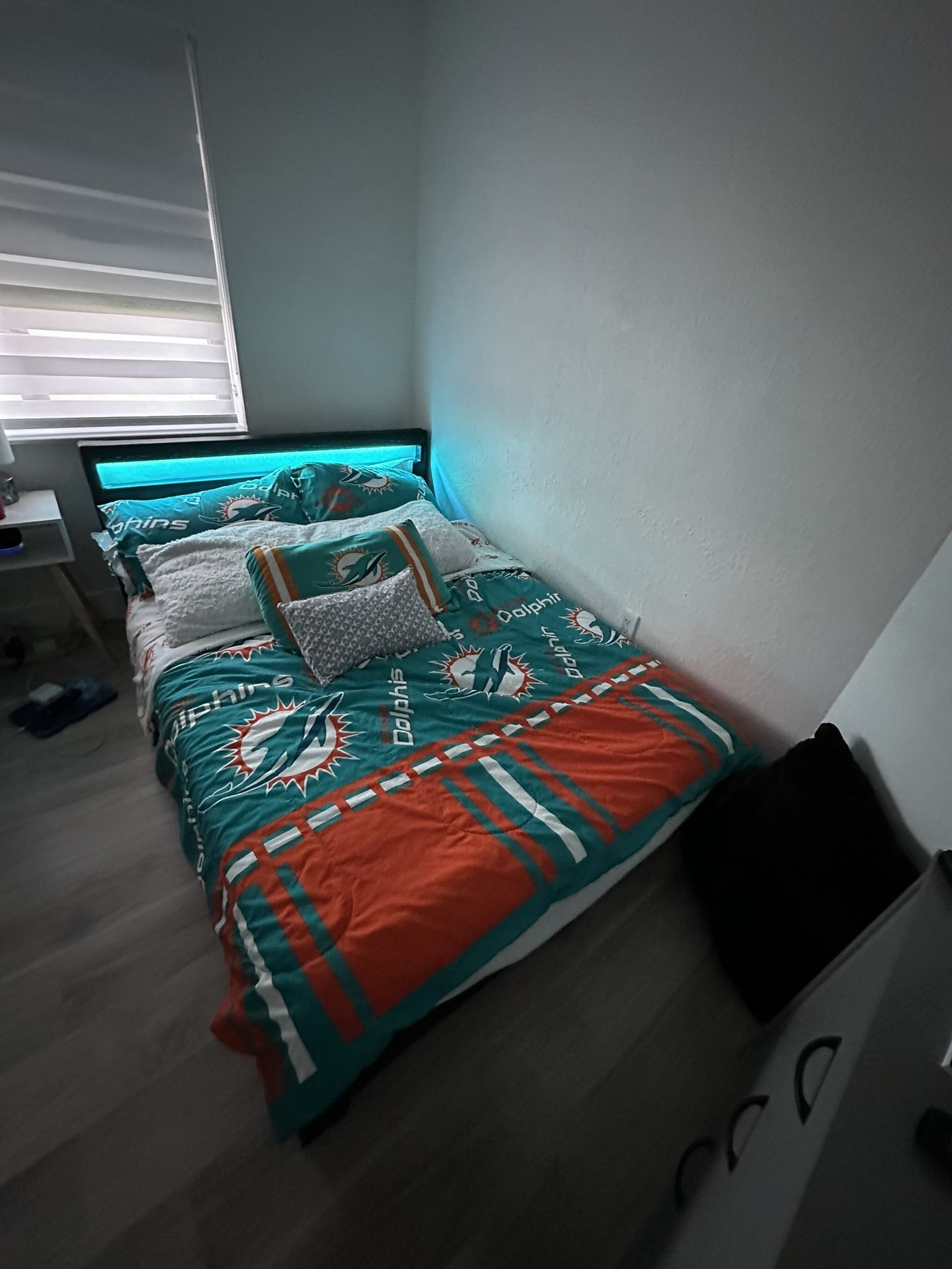 Full Size Light Up Bed with Mattress