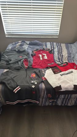 Mens / Women’s Tampa Bucs Gear