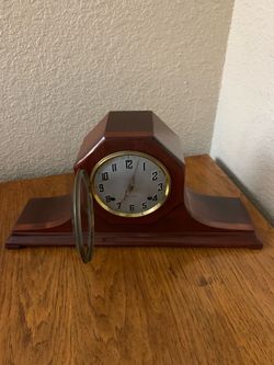 1920s New Haven Clock Company - Tambour Mahogany Cathedral Mantle Clock w/KEY