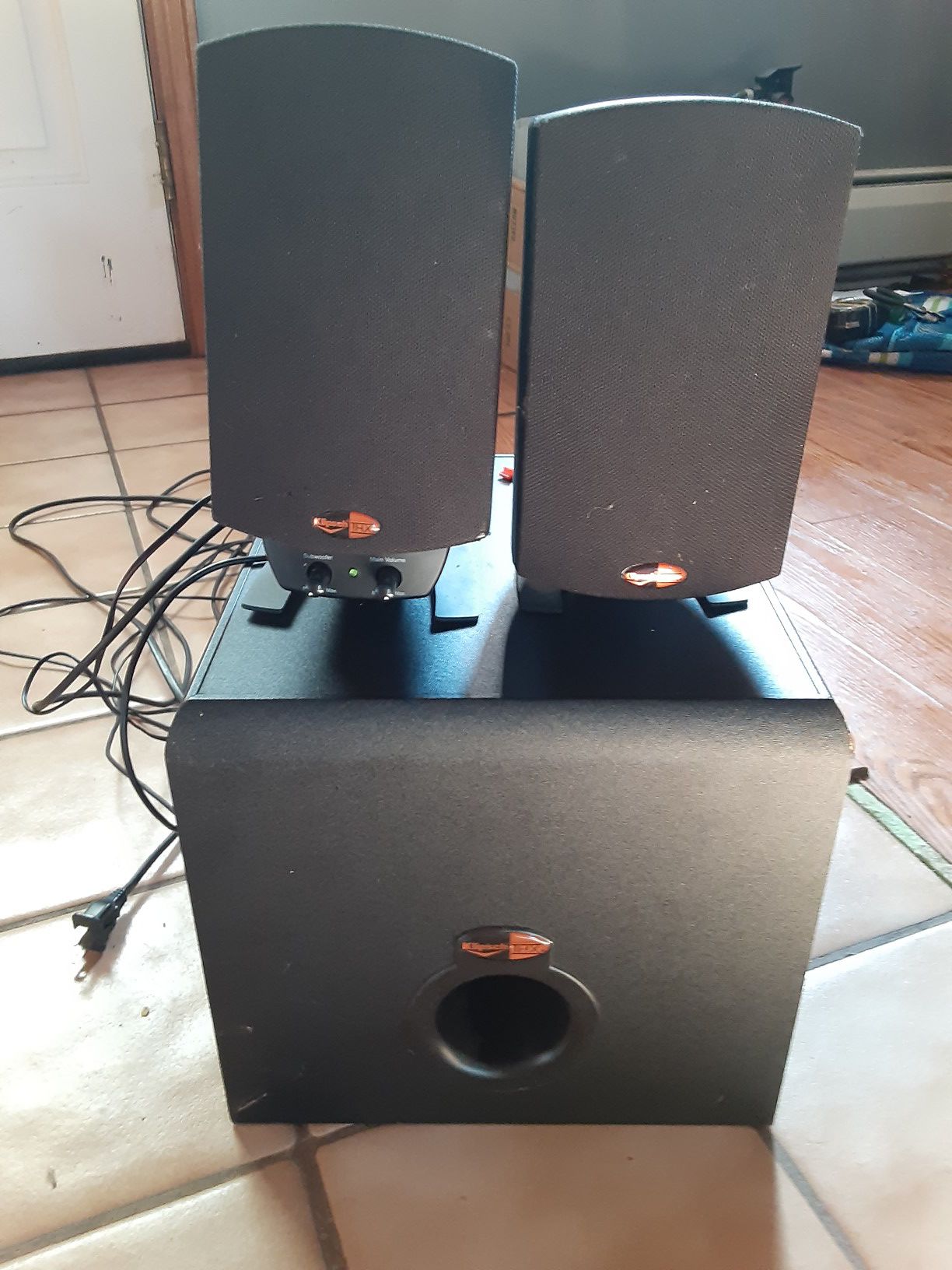 Klipsche desktop speakers & subwoofer
