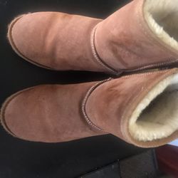 Tamarac Faux Women’s boots size 8