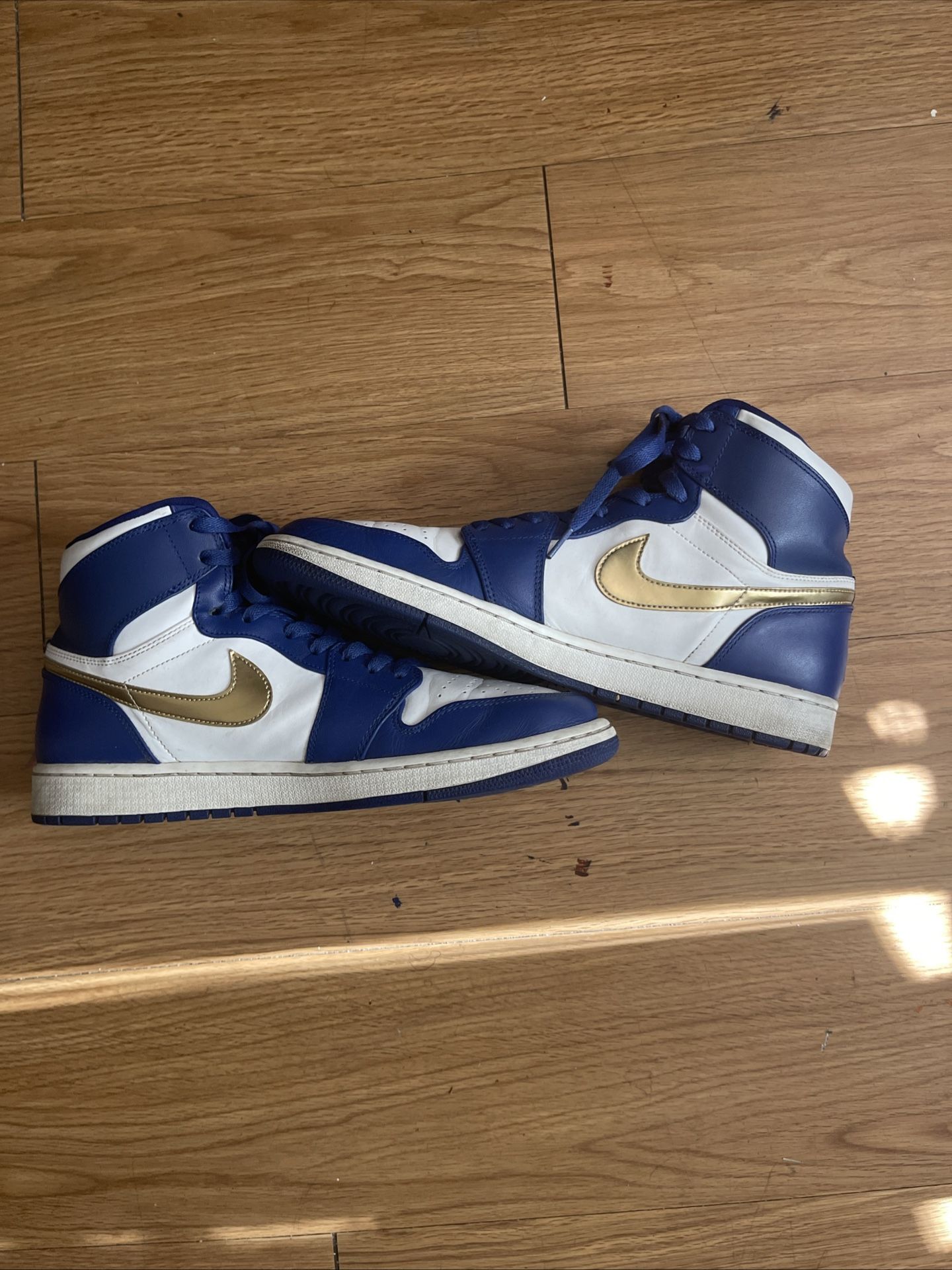 Air Jordan 1 Gold Medal Size 12