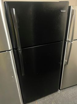 Frigidaire Top Freezer Refrigerator Black