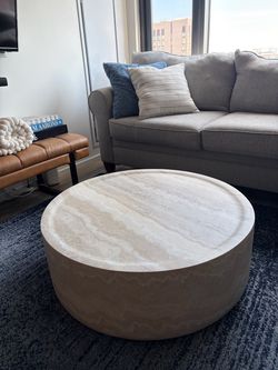 Living room circle coffee table