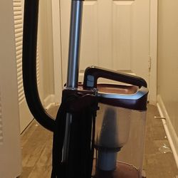 Shark Vacuum Cleaner 