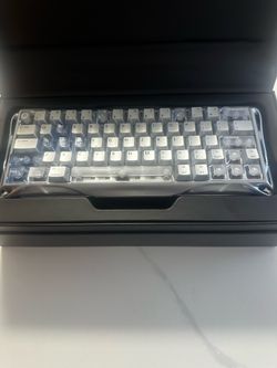 Mercury V60 Pro Deluxe Edition keyboard