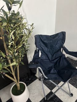 Free chairs today only