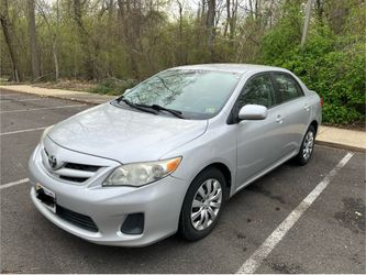 Toyota Corolla  LE 2012