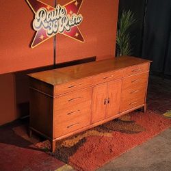 75 Long Mid-Century Modern Buffet By Henredon 1960 Era