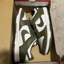 NIKE DUNK LOW OLIVE