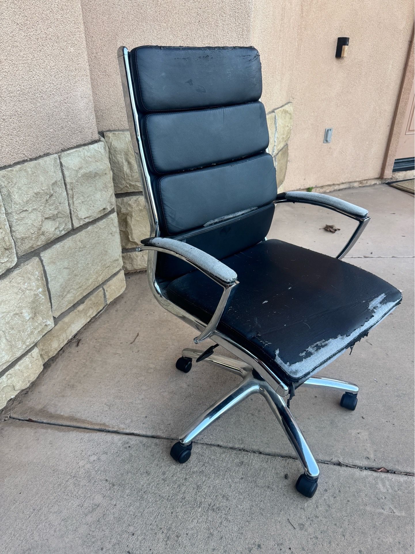 Free Chair