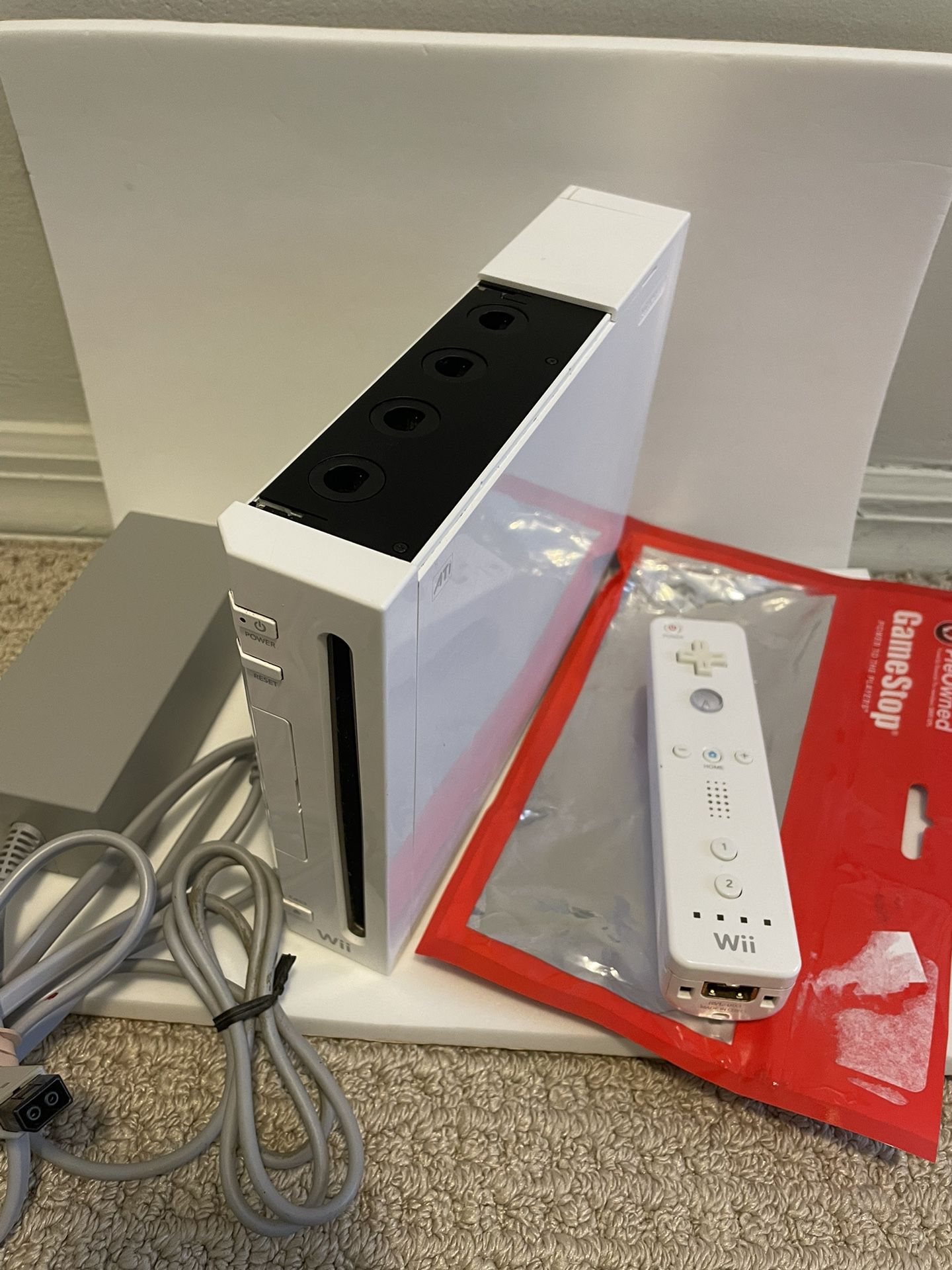 Thanksgiving Establish alcohol Nintendo Wii Console RVL-001 GameCube Compatible With Wiimote sd Card for  Sale in Lynbrook, NY - OfferUp