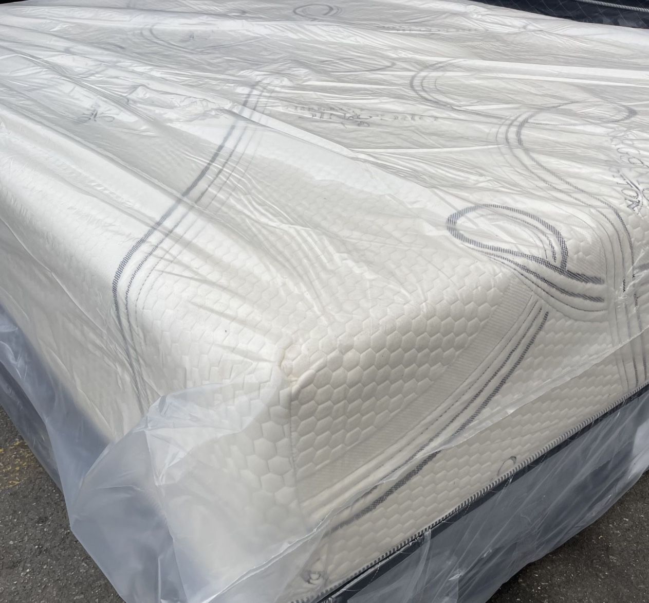 FULL MEMORY FOAM MATS. WITH BOXSPRING‼️