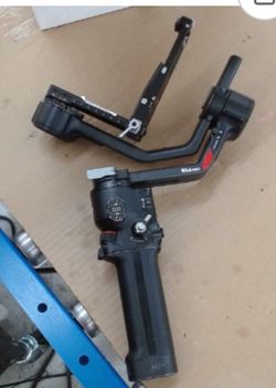 DJI RS 4 Pro Gimbal – Professional DSLR & Mirrorless Video Camera Stabilizer

This DJI RS 4 Pro is a powerhouse stabilizer built for creators who want