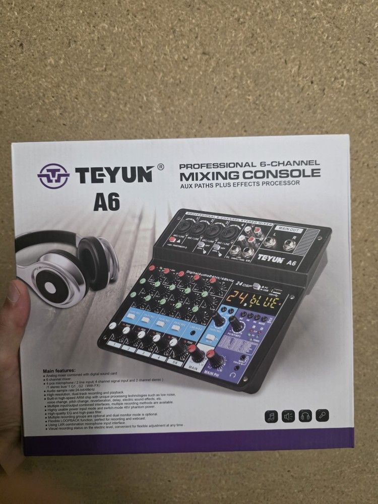 6 Channel Mixing Console