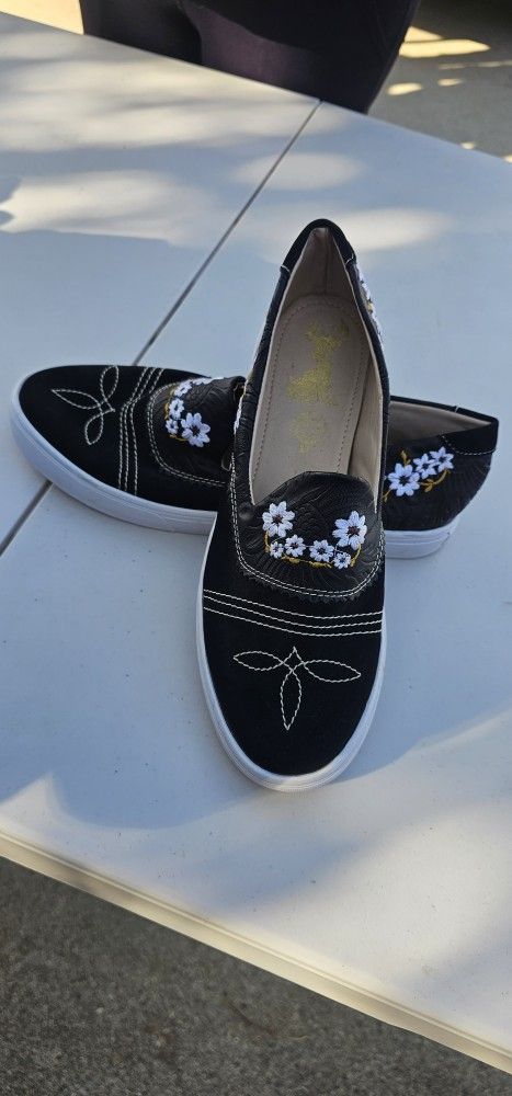 Mexican Shoes Size 27 NEW
