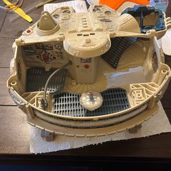 Vintage 2001 Millennium Falcon Star Was Incomplete.