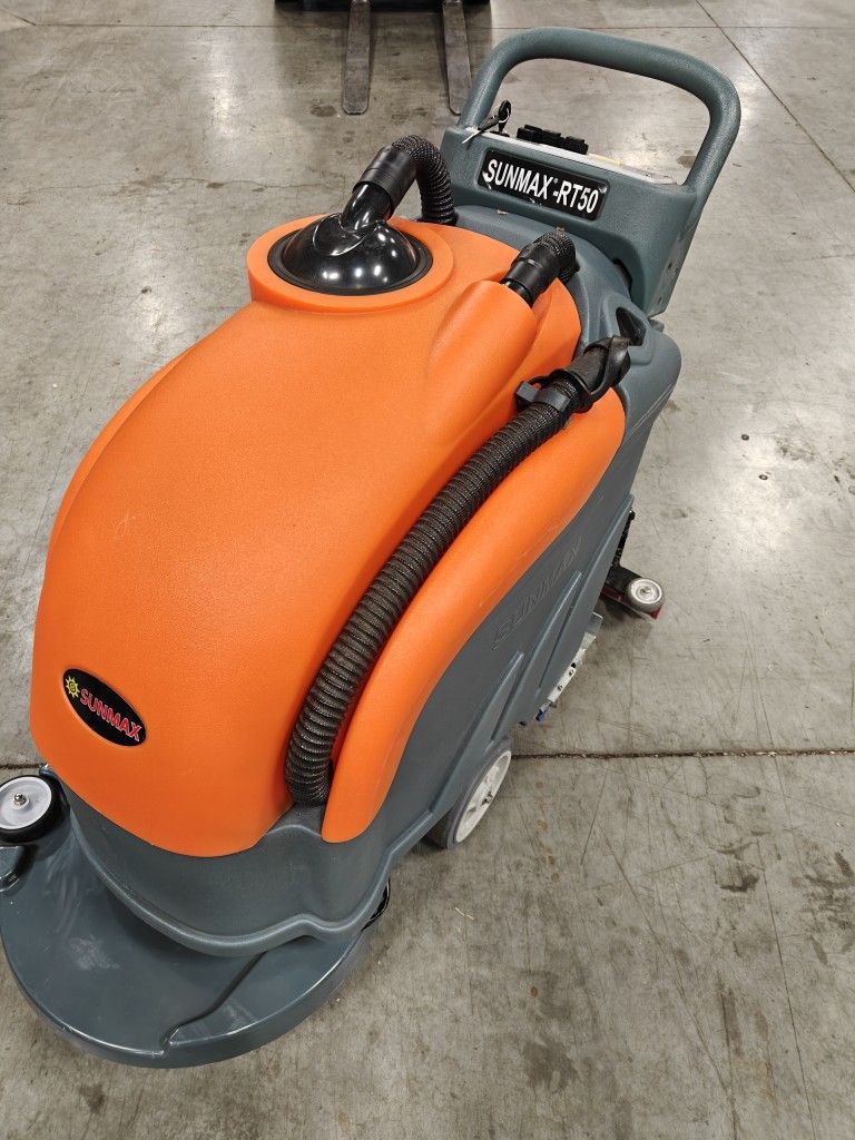 22" Battery Powered Floor Scrubber Dryer RT50, 14.5-gal Tank, 30000 sqft/h
