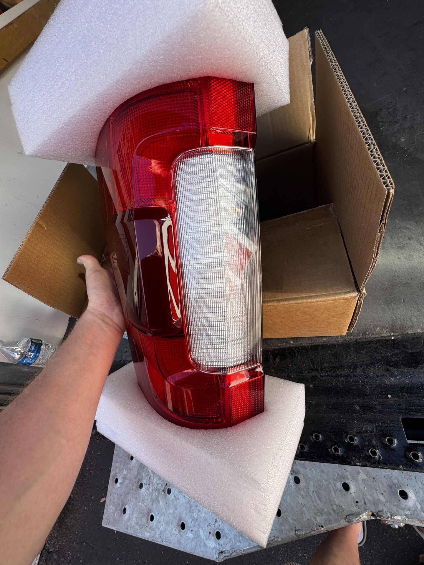 Left Driver Side LED Tail Light Assembly Compatible with Ford F250 F350 F450