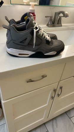 Cool Grey Jordan 4