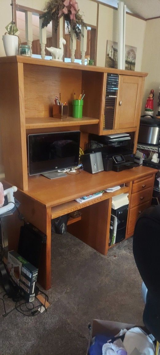 Large Hutch Desk