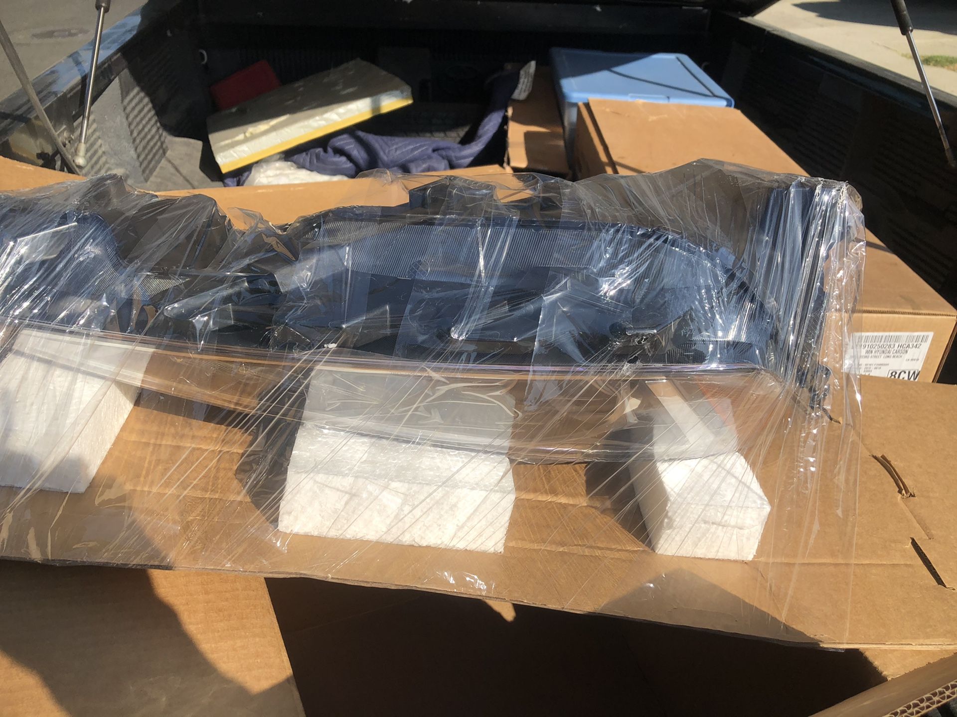 Hyundai Elantra 2019 headlights . Brand new. Oem. Left & right