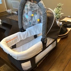 Portable baby bassinet