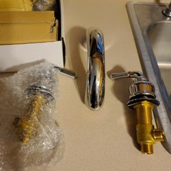 Faucet  Kingston Brass  