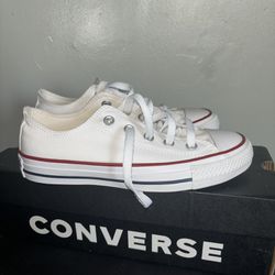 Size 6 Women’s Converse 