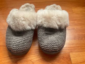 UGG WOMENS SLIPPERS SZ 8