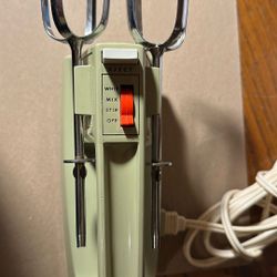 Vintage GE Hand mixer
