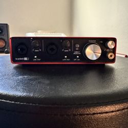 FOCUSRITE SCARLETT 2i2 AUDIO INTERFACE