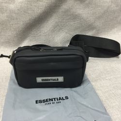 Men’s Essentials Sling Bag In Dark Slate/Stretch Limo/Black