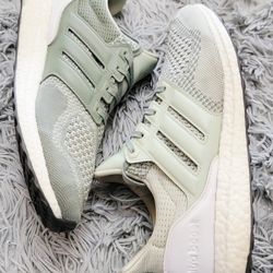 Size 11.5 Adidas Ultraboost 1.0 Shoes HQ2199 Linen Green.
