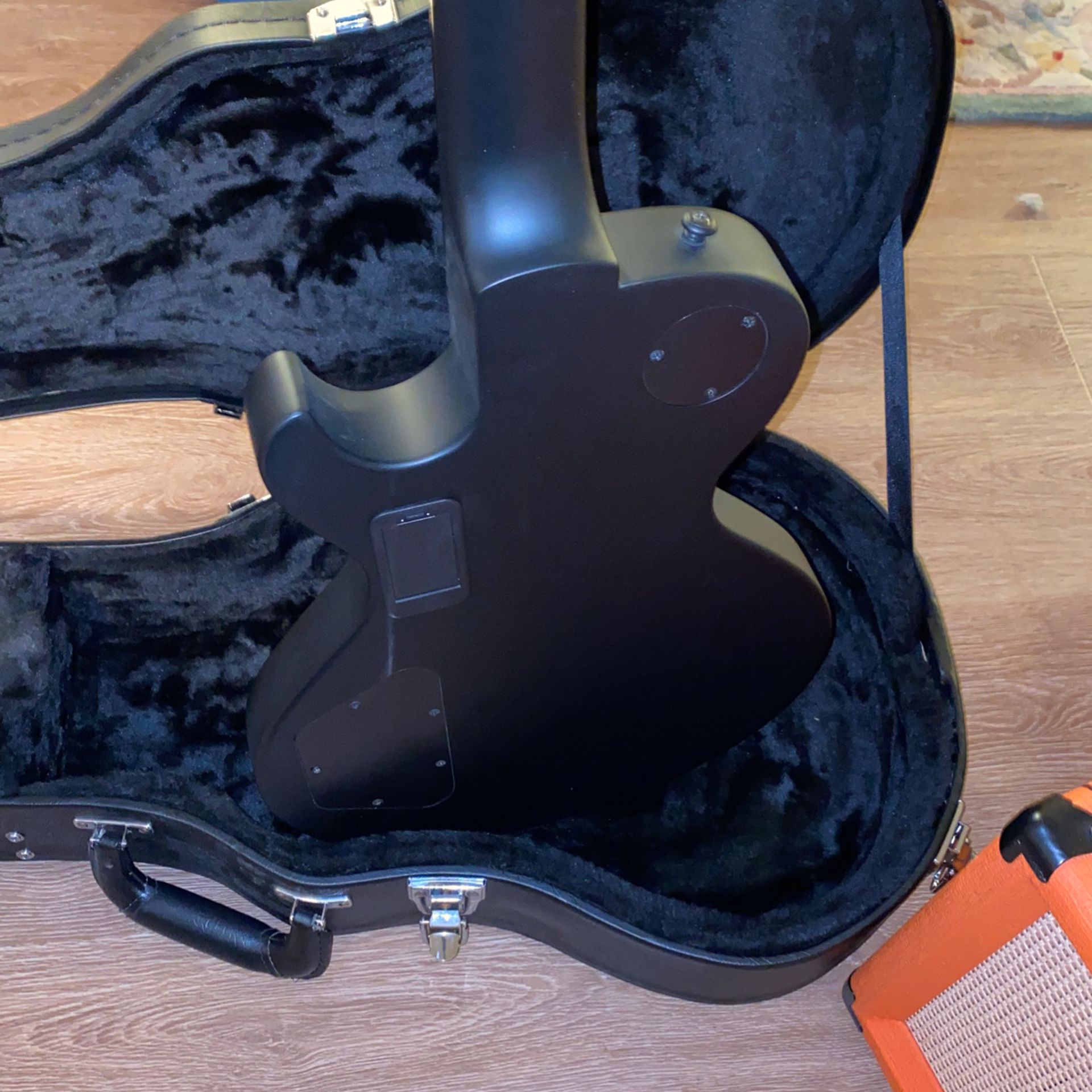 Diamond Bolero Guitar With Case And Orange Amp Tuner