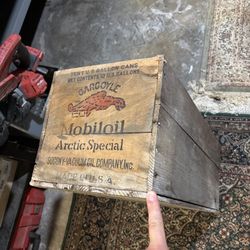 “Vintage 1930s Gargoyle Mobiloil Arctic Special Wooden Crate – Socony-Vacuum – 10 Gallon Can Box USA”