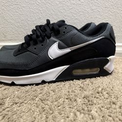 New Nike Air Max 90 - Sz 10
