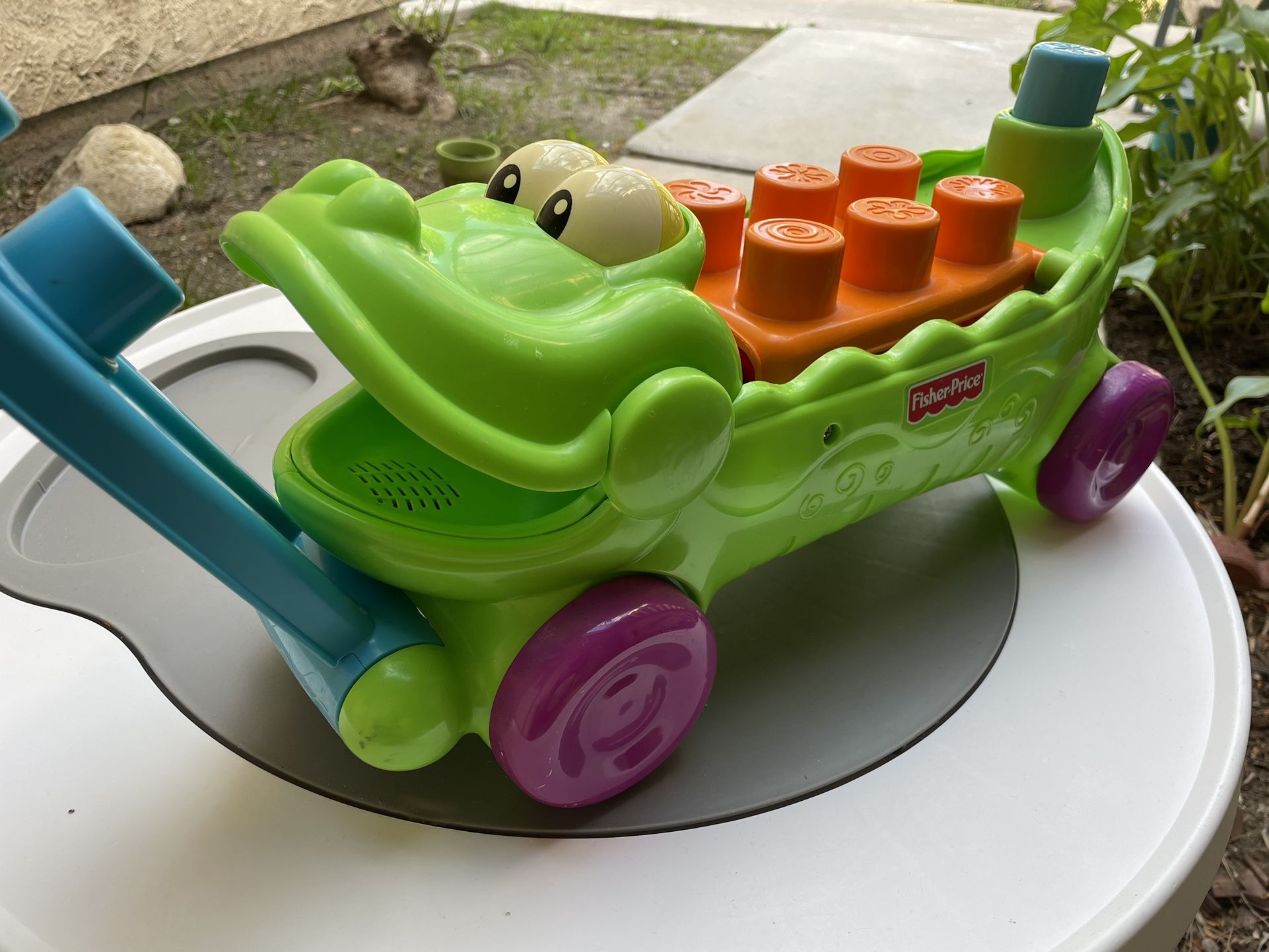 Fisher Price Alligator Puzzle And Walking Toy