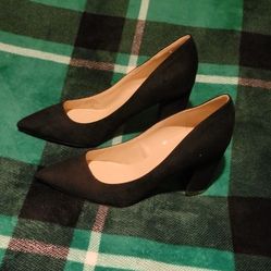 WOMENS MARC FISHER SUEDE HEELS BLACK WITH GOLD ON HEEL SIZE 7.5 