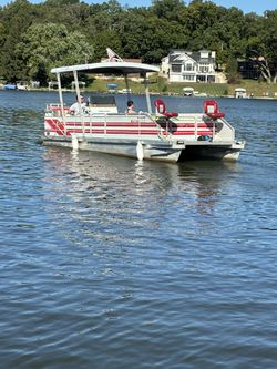 24’ Funchaser Pontoon $5000 Or Best Offer