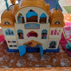 Mira Royal Detective House