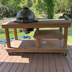 Akorn Smoker And Station