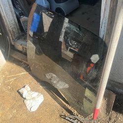 Chevy GMC Two Back Door Windows For Suburban Or Yukon Year 2000 N Up