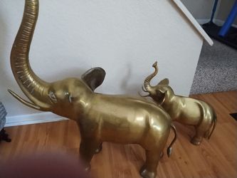 Brass elefants.