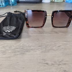 VINCE CAMUTO SQUARE BROWN SUNGLASSES