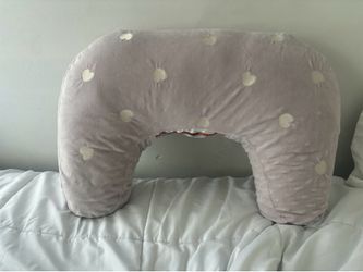 Nursing pillow
