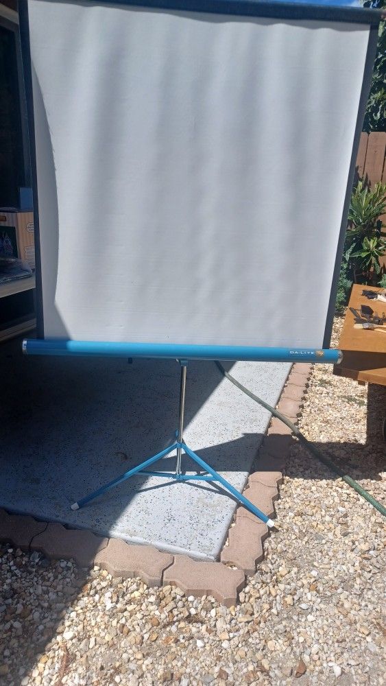 Projector Screen