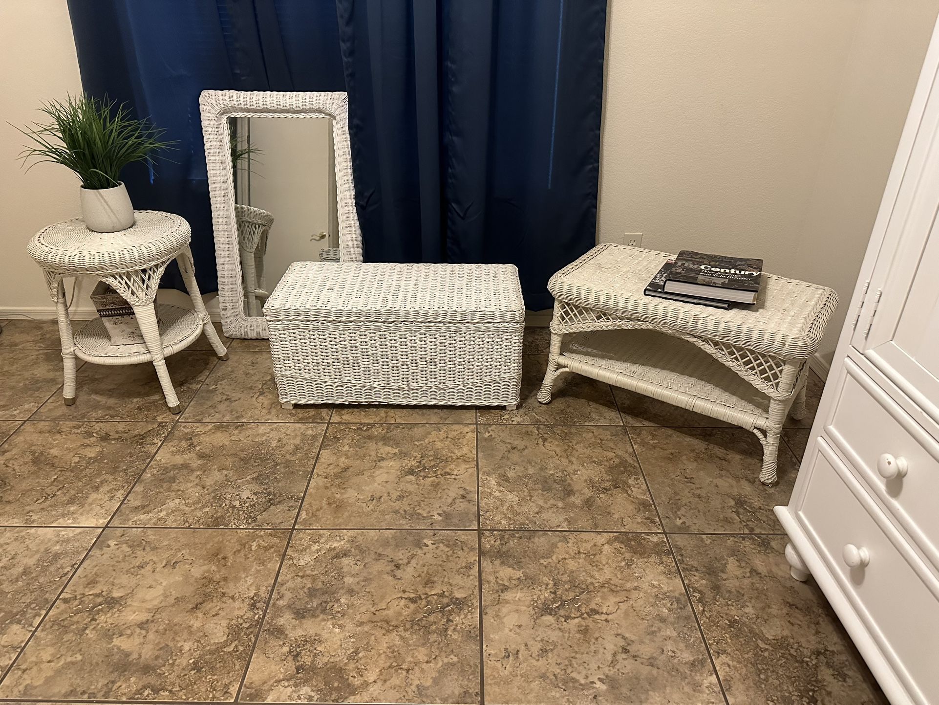 Vtg 4 Piece White Wicker Bamboo Ratton Inside/Outdoors