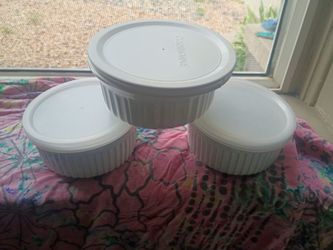 FAST SALE: Set of 3 Vintage CorningWare French White Bowls with Lids